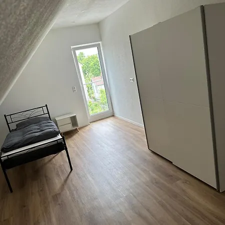 House With 8 For Rent