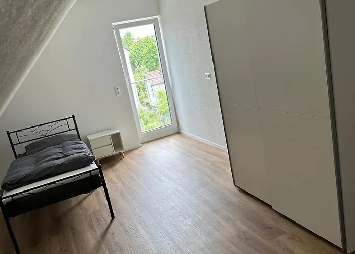 House With 8 For Rent