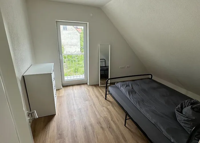 House With 8 For Rent
